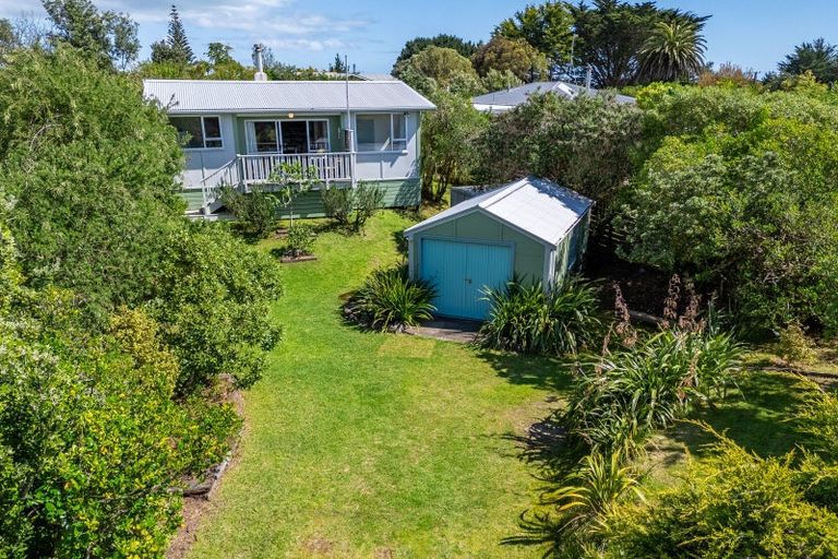 Photo of property in 3 Arthur Street, Waikawa Beach, Manakau, 5573