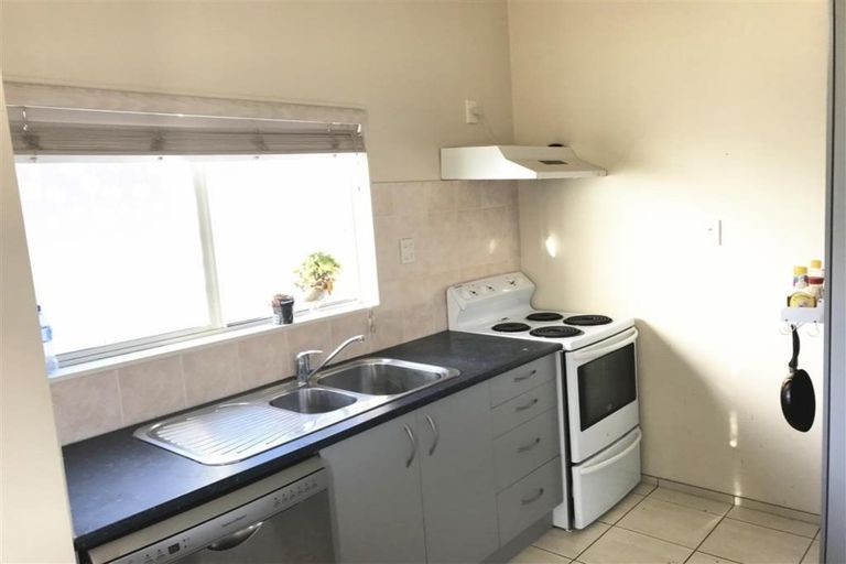 Photo of property in 171a Royal Road, Massey, Auckland, 0614