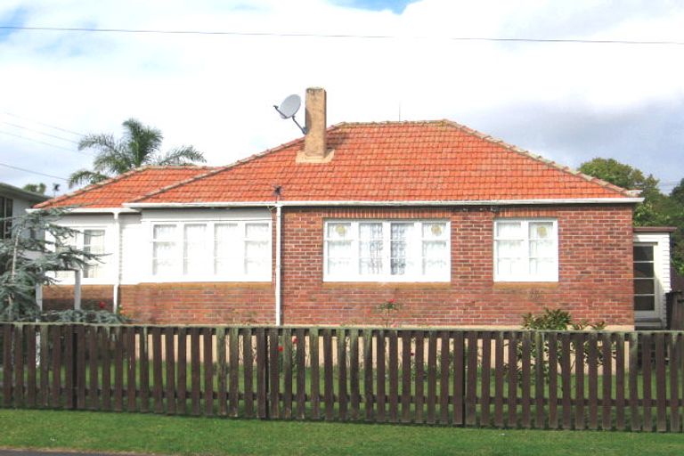 Photo of property in 23 Blacklock Avenue, Henderson, Auckland, 0612