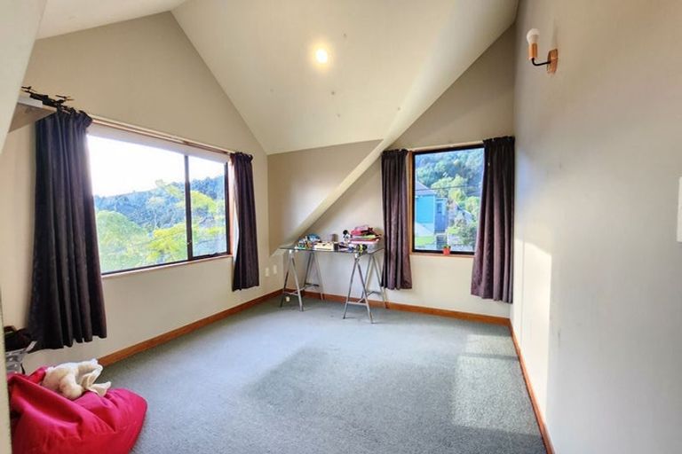 Photo of property in 1/8 Swainson Street, Naenae, Lower Hutt, 5011