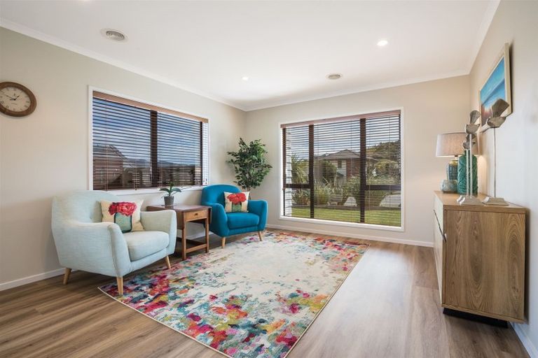 Photo of property in 59 Aotea Drive, Aotea, Porirua, 5024