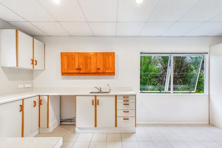 Photo of property in 834 West Coast Road, Waiatarua, Auckland, 0604