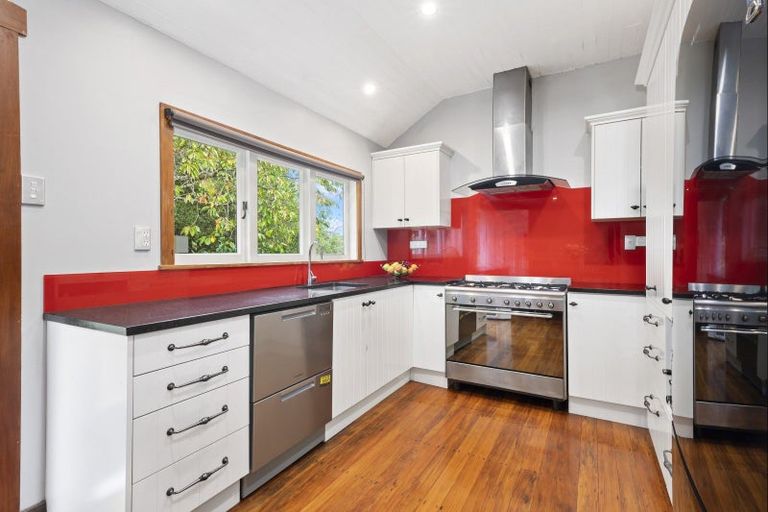 Photo of property in 201 Kaipara Road, Papakura, 2582