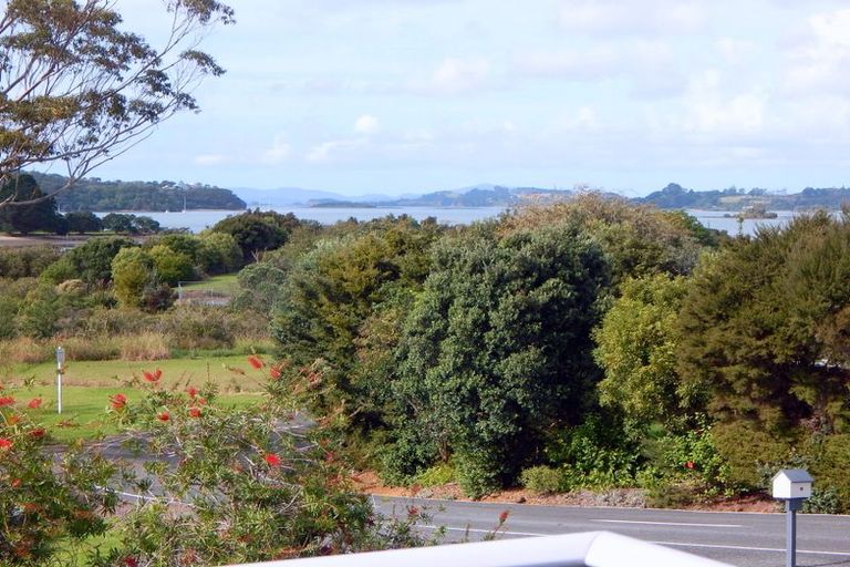 Photo of property in 84 Rangitane Loop Road, Kerikeri, 0294