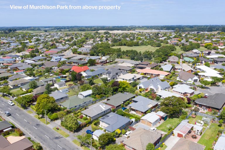 Photo of property in 3 Farquhars Road, Redwood, Christchurch, 8051