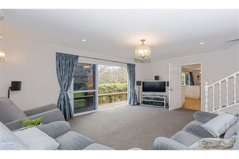 Photo of property in 2/26 Elliott Avenue, Bayview, Auckland, 0629