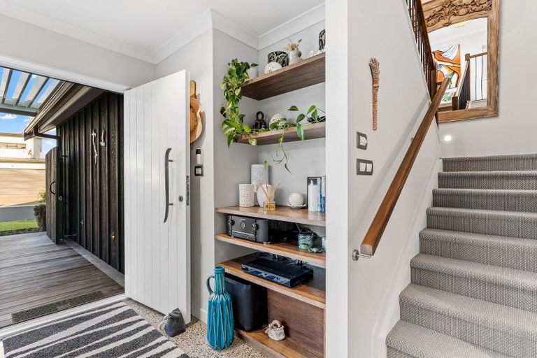 Photo of property in 16 Te Mana Street, Omaha, 0986