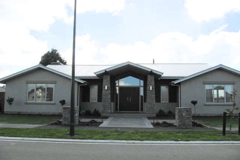 Photo of property in 21 Cathcart Crescent, Prebbleton, 7604