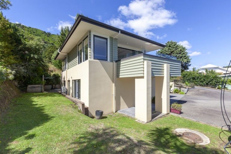 Photo of property in 39b Kakariki Grove, Waikanae, 5036