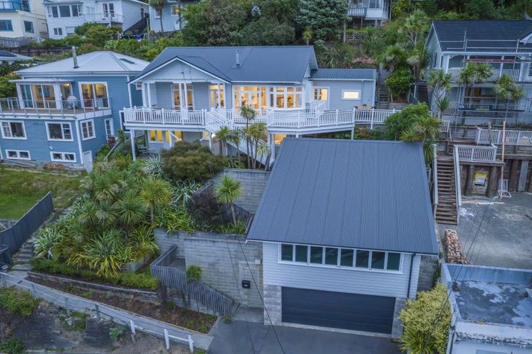 Photo of property in 48 Maida Vale Road, Roseneath, Wellington, 6011