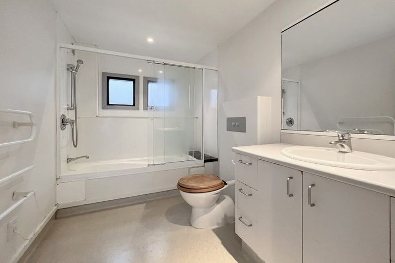 Photo of property in Sta Travel Flats, 1/130 Cuba Street, Te Aro, Wellington, 6011