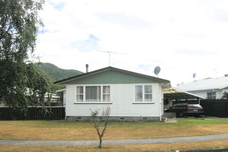 Photo of property in 7 Kentucky Street, Totara Park, Upper Hutt, 5018
