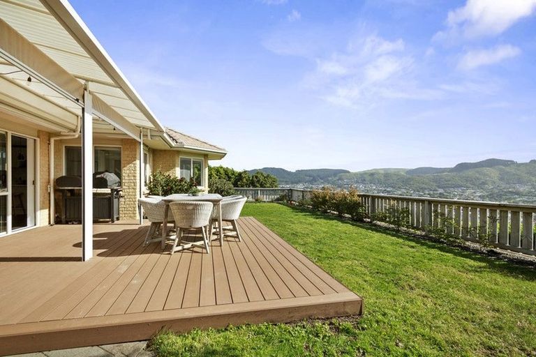 Photo of property in 125 Woodman Drive, Tawa, Wellington, 5028