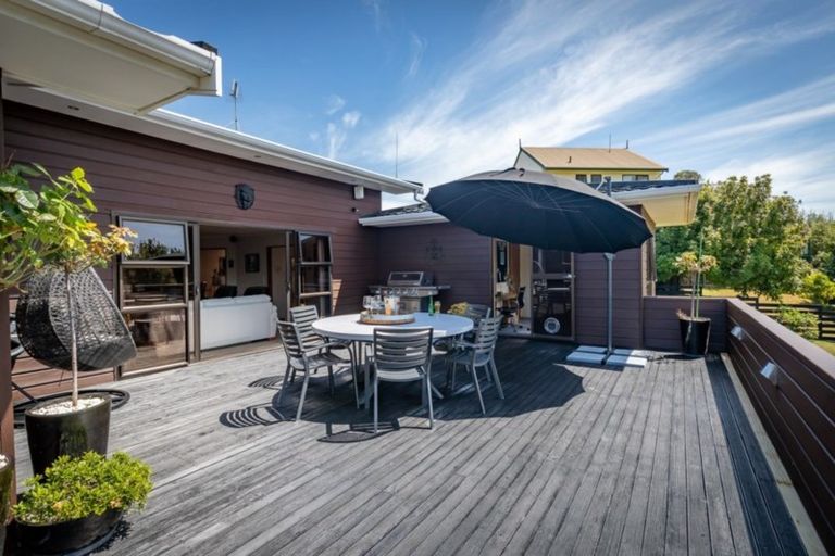 Photo of property in 40 Makora Road, Otaihanga, Paraparaumu, 5036