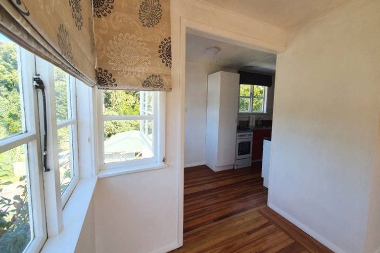 Photo of property in 22 Banks Street, Marfell, New Plymouth, 4310
