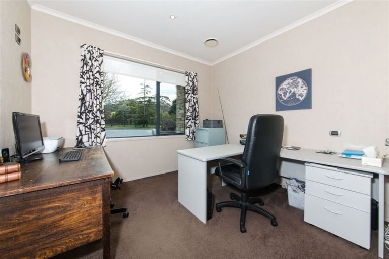 Photo of property in 131 Foster Road, Kumeu, 0891