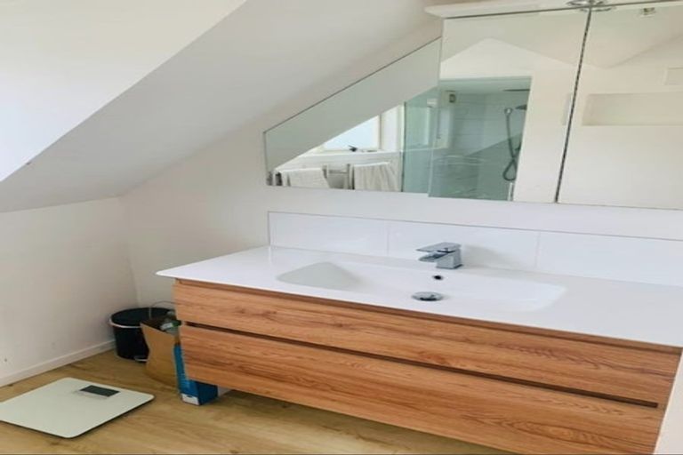 Photo of property in 11 Selleck Street, Mount Pleasant, Christchurch, 8081