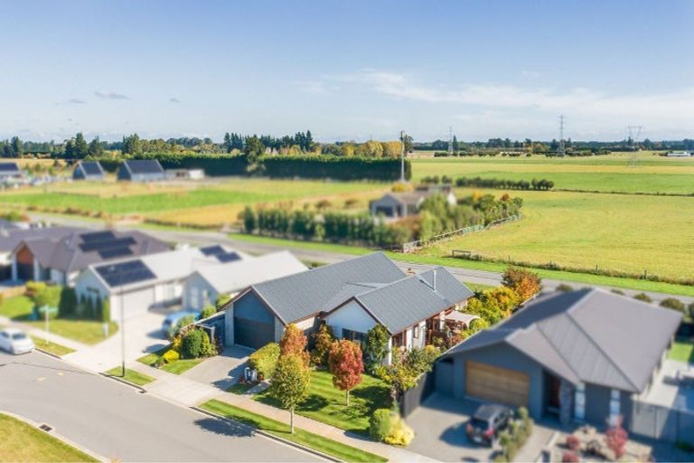 Photo of property in 39 Westpark Boulevard, Rangiora, 7400