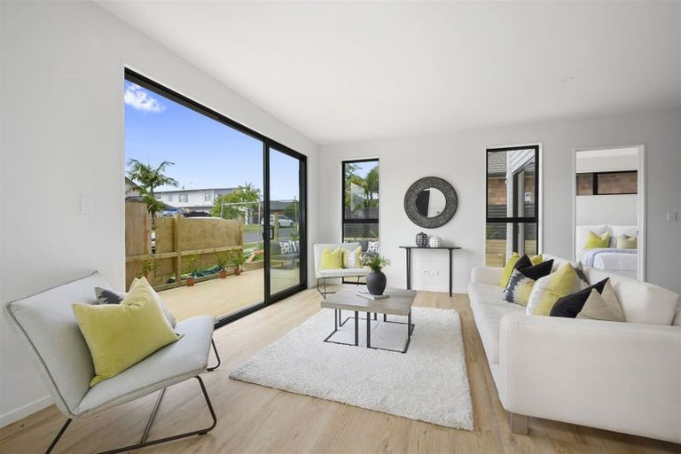Photo of property in 7/5 Lemon Grove Lane, Greenhithe, Auckland, 0632