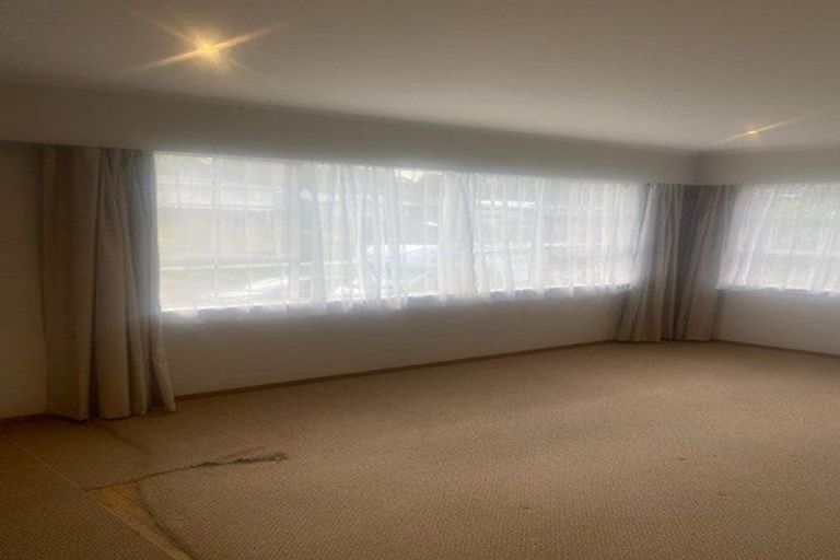 Photo of property in 18 Whakawhiti Street, Marfell, New Plymouth, 4310