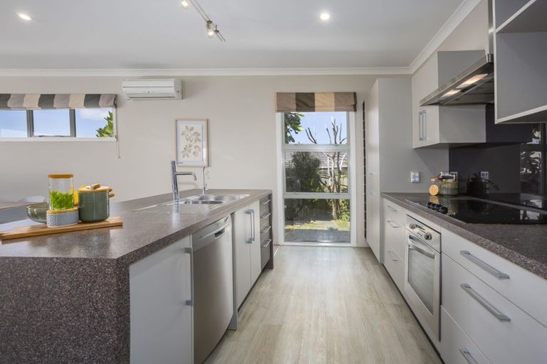 Photo of property in 94 Te Puia Drive, Aotea, Porirua, 5024