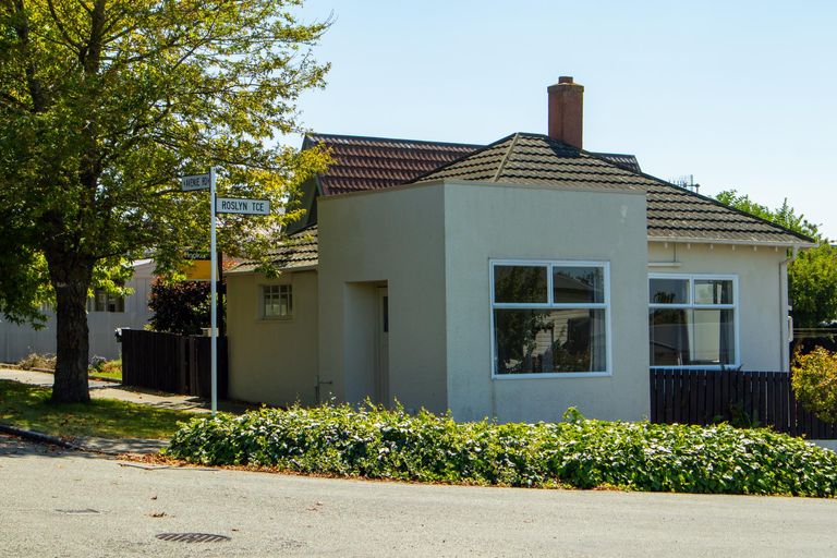 Photo of property in 83 Avenue Road, West End, Timaru, 7910