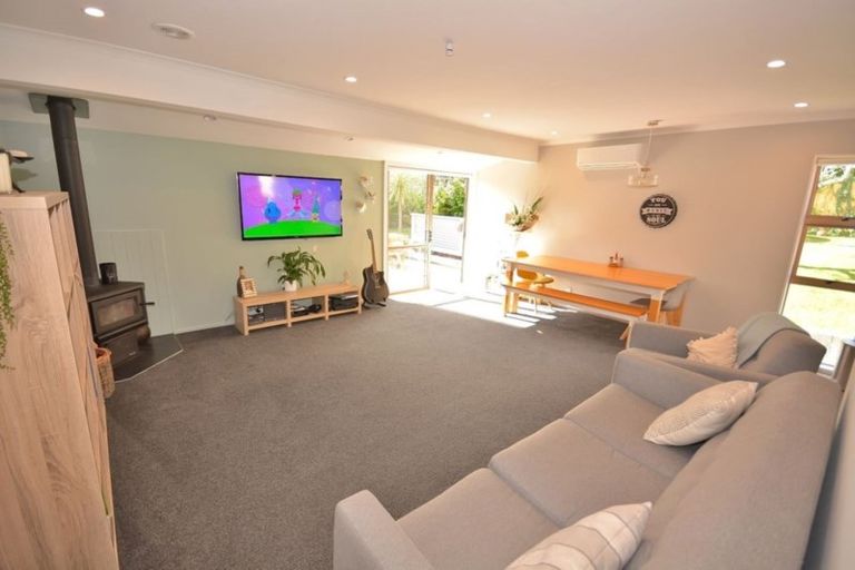 Photo of property in 17a Matenga Street, Waikanae, 5036