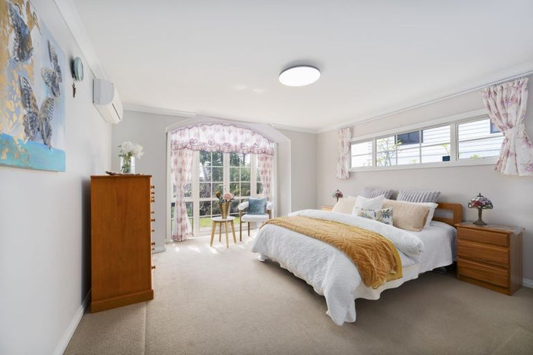 Photo of property in 14 Pittville Place, Henderson, Auckland, 0612