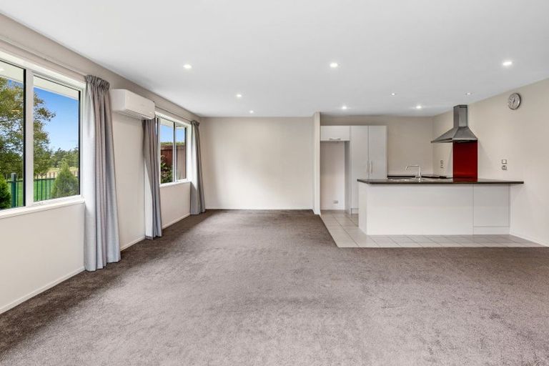 Photo of property in 18 Date Crescent, Aidanfield, Christchurch, 8025