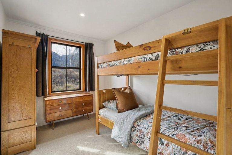 Photo of property in 66 Te Awa Road, Albert Town, Wanaka, 9382