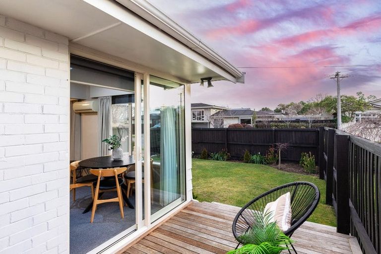 Photo of property in 2/4 Lansbury Avenue, Strowan, Christchurch, 8052