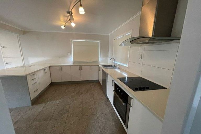 Photo of property in 4 Kay Road, Manurewa, Auckland, 2102