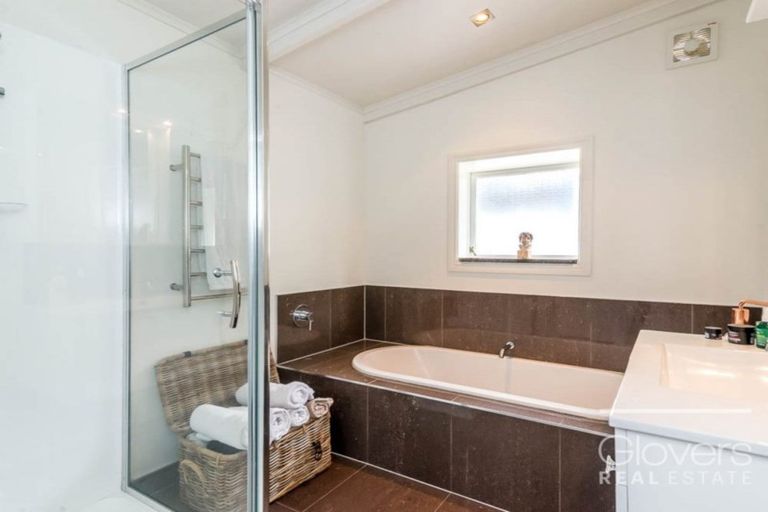 Photo of property in 44 Western Road, Laingholm, Auckland, 0604