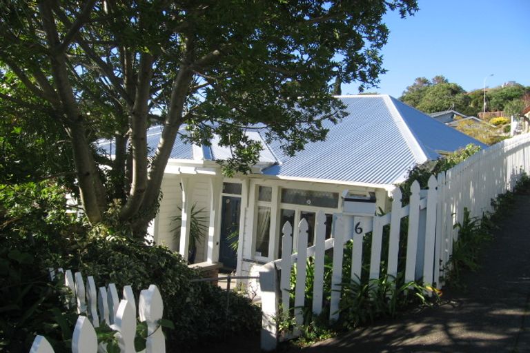 Photo of property in 6 Seapoint Road, Bluff Hill, Napier, 4110