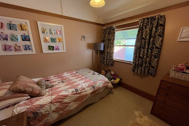 Photo of property in 9 Glen Road, Kelburn, Wellington, 6012