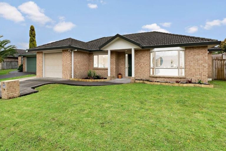 Photo of property in 10 Attymon Lane, East Tamaki, Auckland, 2016