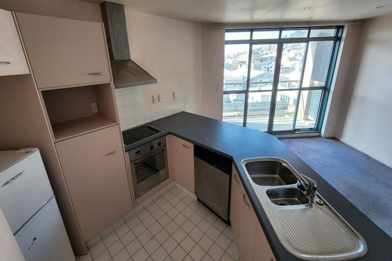 Photo of property in Grandstand Apartments, 9/80 Kent Terrace, Mount Victoria, Wellington, 6011
