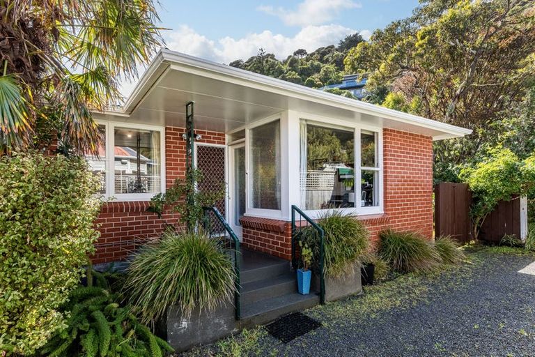 Photo of property in 2/159 Muritai Road, Eastbourne, Lower Hutt, 5013