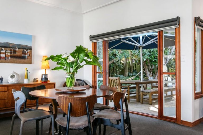 Photo of property in 43 Moana Road, Okitu, Gisborne, 4010