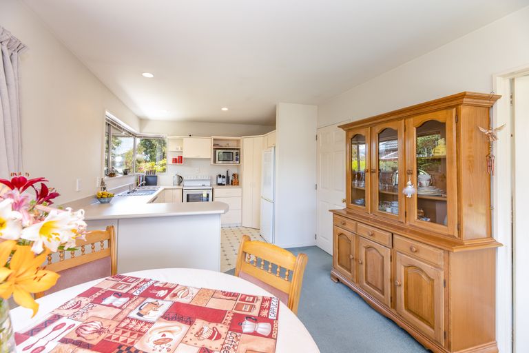 Photo of property in 3 Farquhars Road, Redwood, Christchurch, 8051