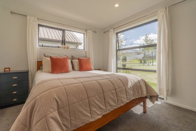 Photo of property in 20b Pakaraka Drive, Papakura, 2110
