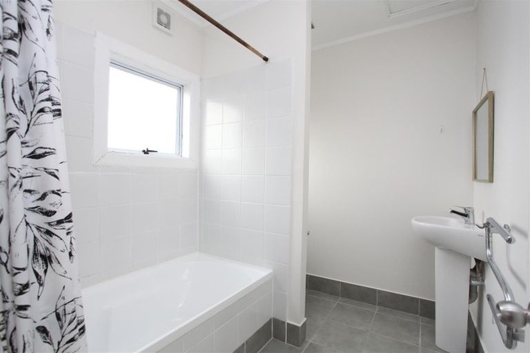 Photo of property in 139 Bucklands Beach Road, Bucklands Beach, Auckland, 2012