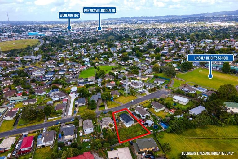 Photo of property in 15 Doone Place, Massey, Auckland, 0614