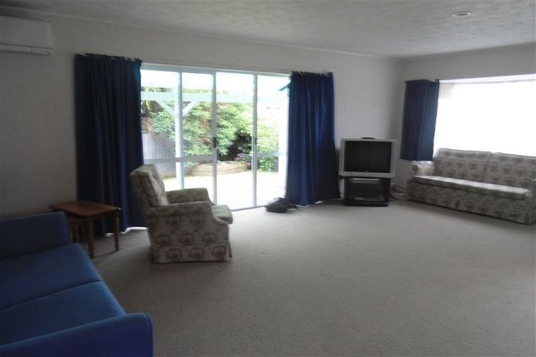 Photo of property in 2/24a Wolsley Avenue, Milford, Auckland, 0620