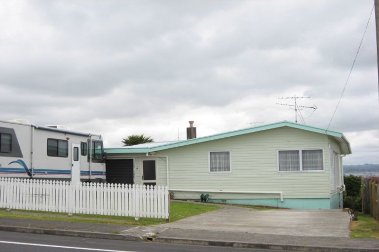 Photo of property in 1048 Whangaparaoa Road, Tindalls Beach, Whangaparaoa, 0930