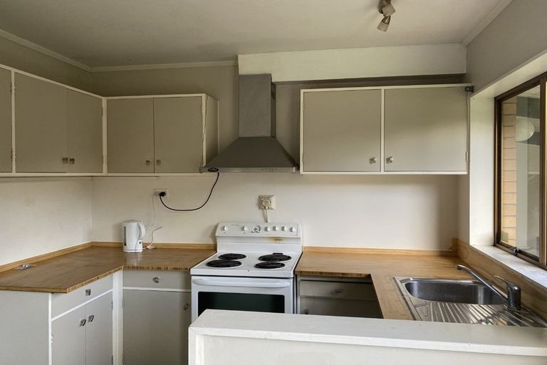 Photo of property in 95 Churton Drive, Churton Park, Wellington, 6037