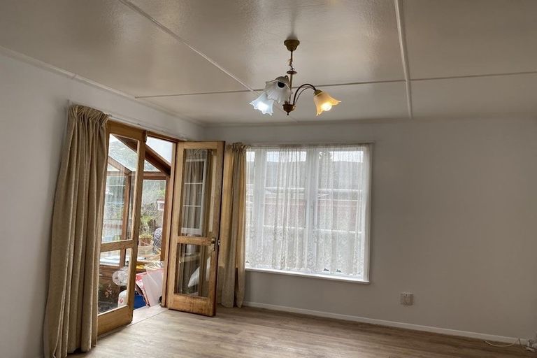 Photo of property in 70 Stokes Valley Road, Stokes Valley, Lower Hutt, 5019