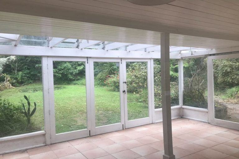 Photo of property in 24 Valley Road, Northcote, Auckland, 0626