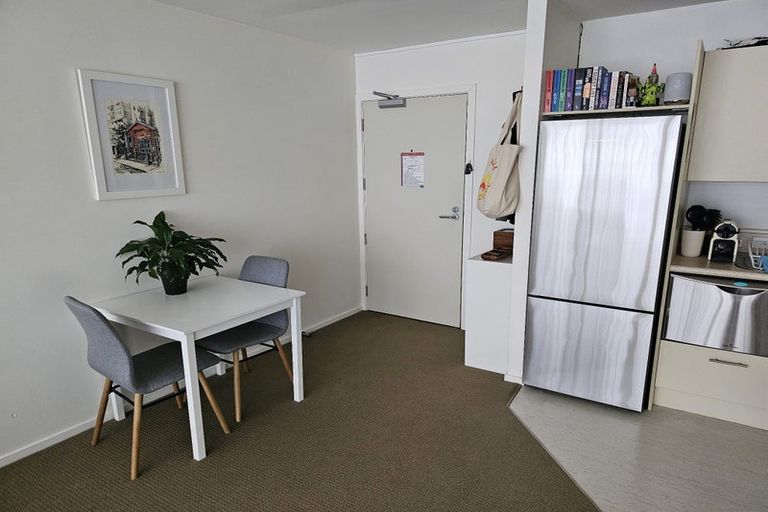 Photo of property in Terrace Heights Apartments, 2/163p The Terrace, Wellington Central, Wellington, 6011