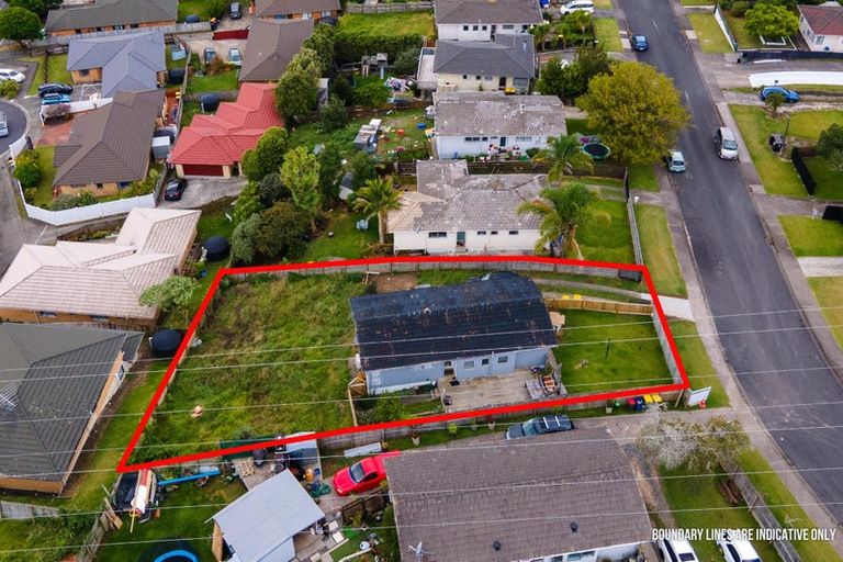 Photo of property in 15 Doone Place, Massey, Auckland, 0614